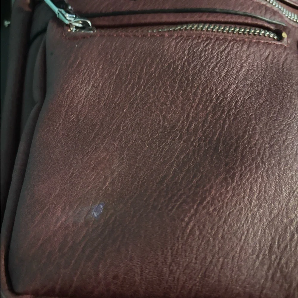 Elle Concealed Carry Hobo Bag Lockable‎ Adjustable Strap Faux Leather Burgundy